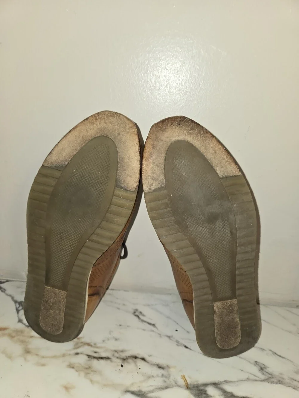 Magnanni  Leather Lace-Up Shoes Light Brown  Size 10 M, retails For $499.00